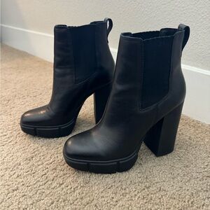 Steve madden black booties